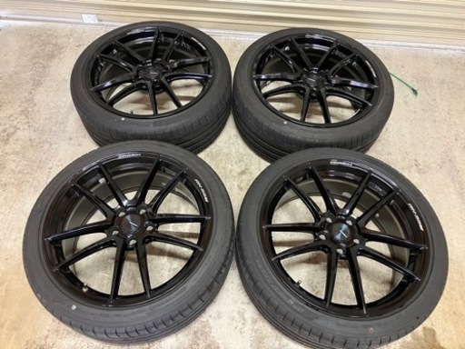 車のパーツ タイヤ、ホイール