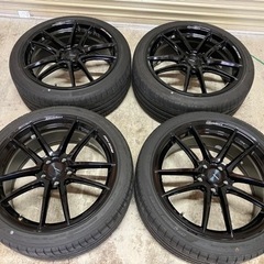 車のパーツ タイヤ、ホイール