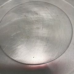 ☆値下げ☆O2403-045 ダイヤアルミ シルバーストーン加工 すき鍋 ゴールド 28cm 対応加熱機器不明 底裏面キズあり 中古  の画像