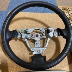 未使用品　マツダ車のハンドルなどの画像