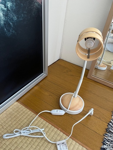 フランス帰国に伴うお譲り／販売：ニトリのデスクランプ