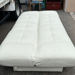 値下げしました‼️ 11000(税込) ソファーベッドの画像