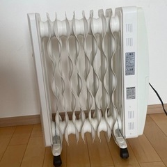 【最終値下げ】【小さなお子様のいる家庭に最適】オイルヒーター・8畳用・アイリスオーヤマの画像