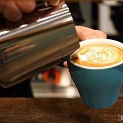 ホステル運営　＆　カフェー・バー営業　シフト貢献できる方、時給UP
