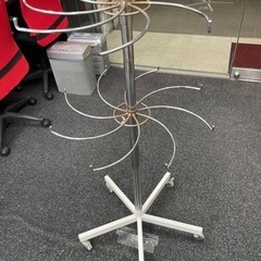 【お引取り可能な方】商品陳列用回転式ラックの画像