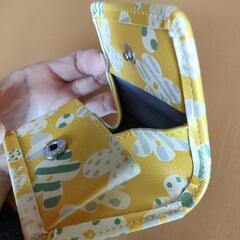 👛華やかな黄色の小銭入れ👛の画像