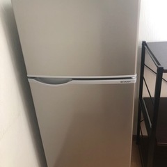受付中《美品　半年使用》シャープ　冷蔵庫　128L　３月末〜４月初頭