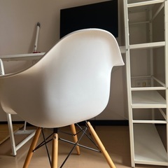 イームズチェアの画像