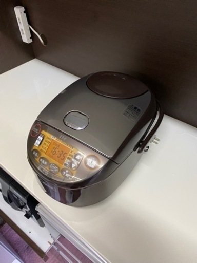配送可能　保証付き　象印 IH炊飯器5.5合 ステンレス NP-VL10