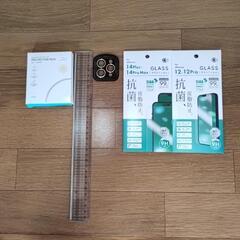新品未使用のガラスフィルム２枚と機種不明スマホレンズカバー