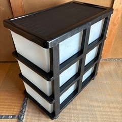 収納ケース（キャスター付き）の画像