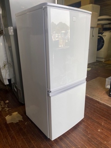 北九州市内配送可能　　シャープ 137L 2ドアノンフロン冷蔵庫 keyword キーワードホワイト SJ14E5KW