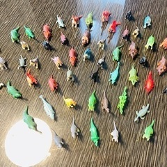 恐竜フィギュア  の画像