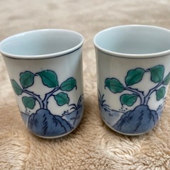 中国風絵柄の背の高い盃、おちょこ　　2個の画像