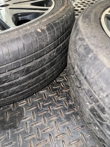 車のパーツ タイヤ、ホイール