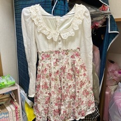 リズリサ等ギャル服　10万円分ダンボール一箱分
