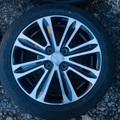 ダイハツアルミホイルタイヤーの画像