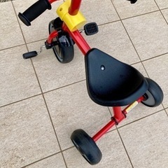 軽くて人気の三輪車の画像