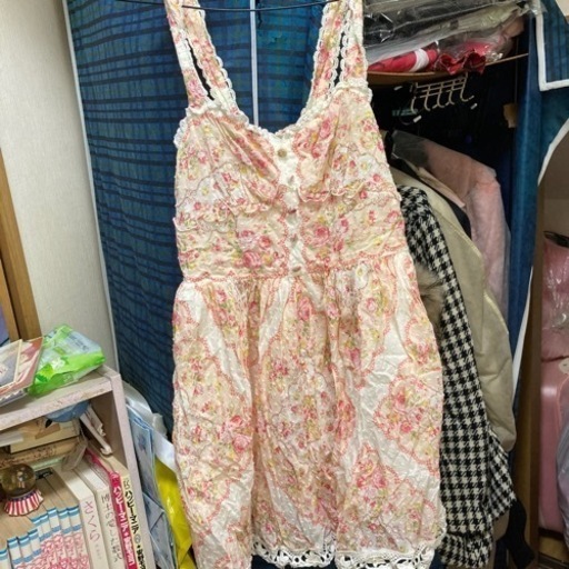 リズリサ等ギャル服　10万円分ダンボール一箱分