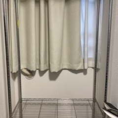 ハンガーポール付きスチールラックの画像