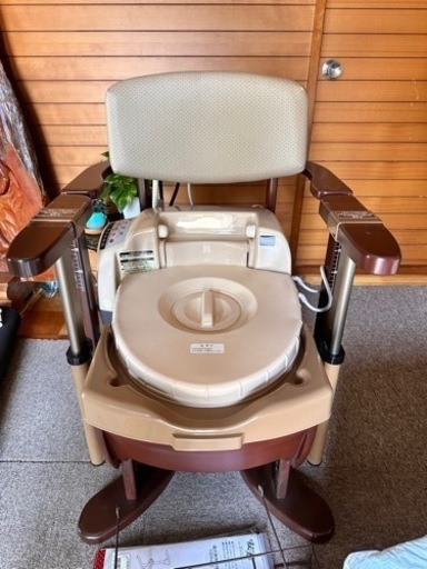 パナソニック製 温水洗浄便座付きポータブルトイレ