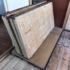 古畳 13枚 畑の肥料などにの画像
