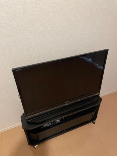 32インチ液晶テレビ(録画機能付)+テレビ台