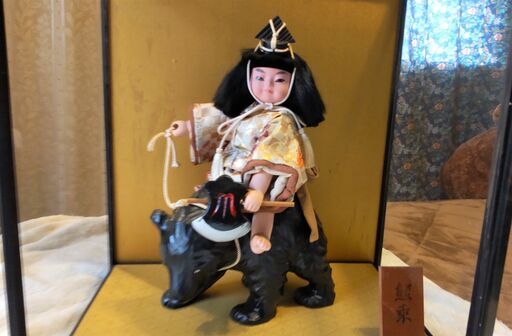 美品　五月人形　金太郎　熊乗　しっかりした眼差し　可愛らしい顔立ち