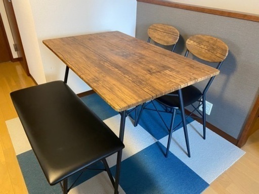 ダイニングテーブル※決定済み）