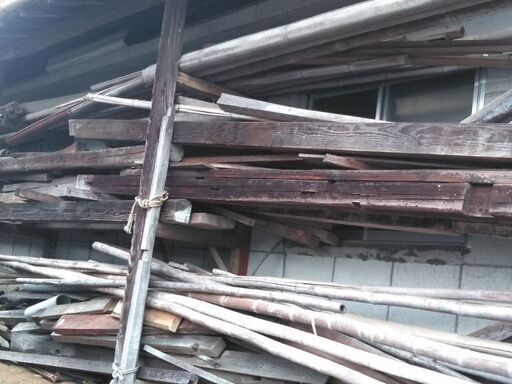 薪に転用　（元は建築資材です）