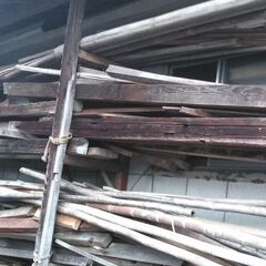 薪に転用　（元は建築資材です）