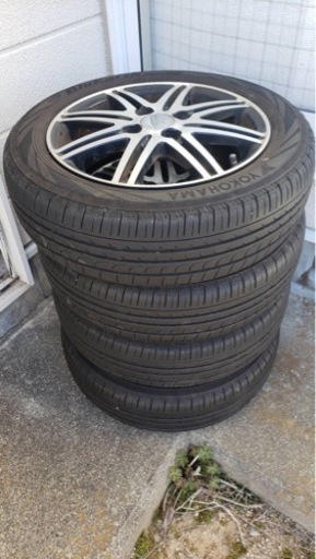 車のパーツ タイヤ、ホイール