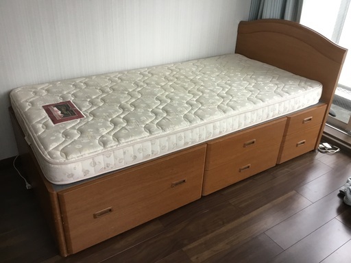 シモンズシングルベッド（収納あり）