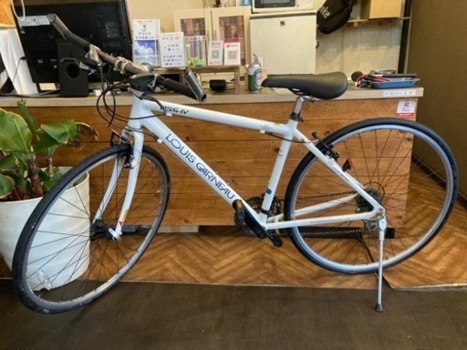【LOUIS GARNEAU RSR-lV  前後タイヤ新品！】アルミフレーム　3×8速　700×28cクロスバイク　ホワイト