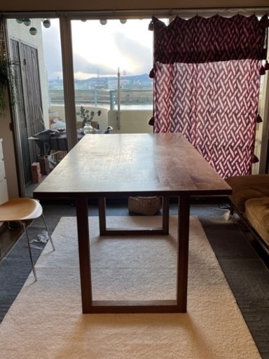 ウォールナット　ダイニングテーブル