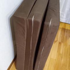 カインズの高反発シングル三つ折マットレスの画像