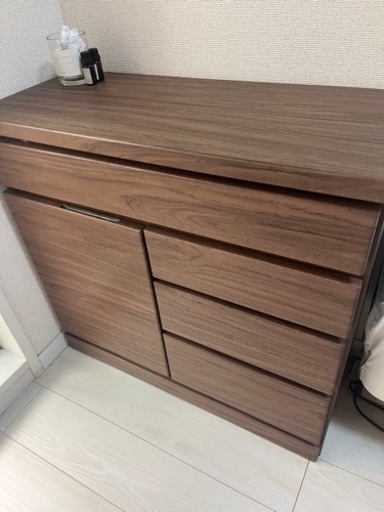 取引中　リビングチェスト キャビネット