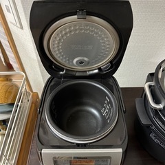 TOSHIBA炊飯器　3合の画像