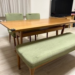 マナベ製ダイニングテーブル4点セット