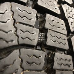 TOYO DELVEX M934 205/60R17.5 111/109L LT 17.5インチ ライトトラック用 スタッドレス 4本 19年製 バリ溝　(TS504)の画像
