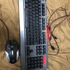 ゲーミングキーボードとマウス   受け渡し予定者決定