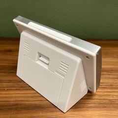 SEIKO 電波デジタル目覚まし時計（ホワイト/シルバー）の画像