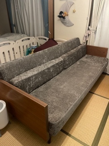 引渡し予定あり。【ミニマニスト】モダン　ソファベッド　