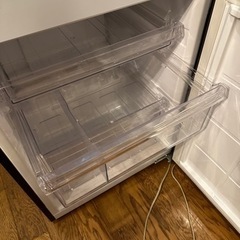 シャープ　冷蔵庫　ブラウンの画像