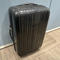キャリーケース　破損あり