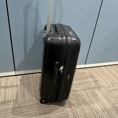 キャリーケース　破損ありの画像