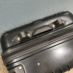 キャリーケース　破損ありの画像