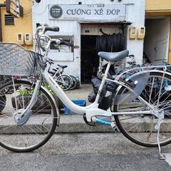 【電動自転車】　２６インチ　パナソニック　バッテリー　６．６ＡＨ　充電器　付き　３変速　シルバー　配達可能