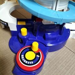 本日限定！ミニカー付！DXトミカタワーの画像