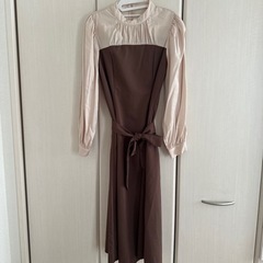 ワンピースと靴のセットの画像